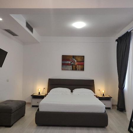E&A Apartments Guesthouse Durrës Buitenkant foto