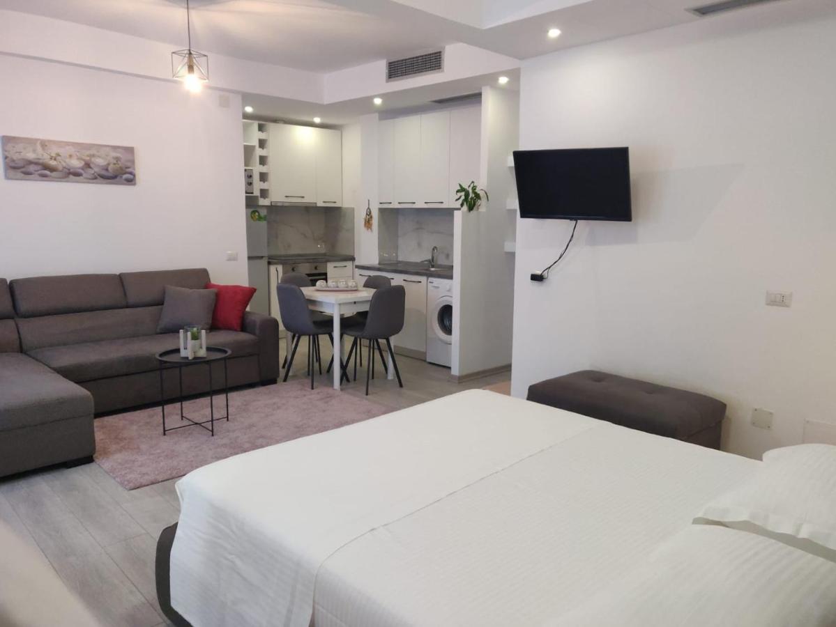 E&A Apartments Guesthouse Durrës Buitenkant foto