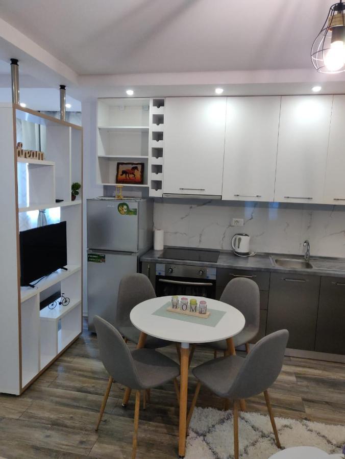 E&A Apartments Guesthouse Durrës Buitenkant foto