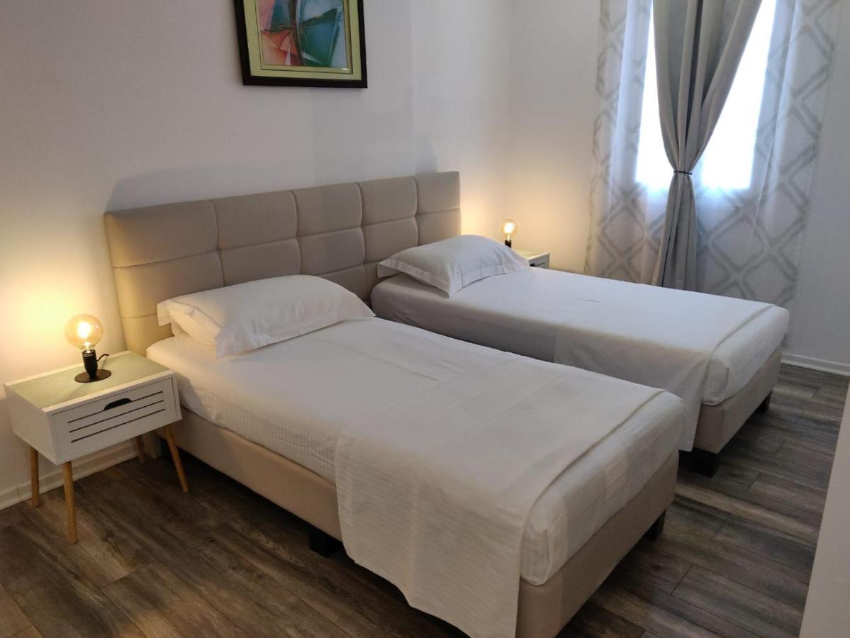 E&A Apartments Guesthouse Durrës Buitenkant foto